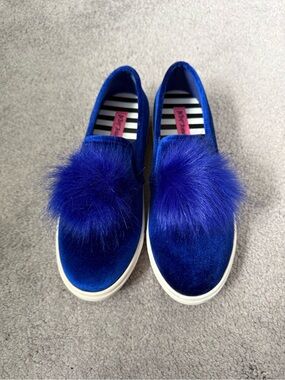 Betsey Johnson Blue Velvet Pom Slip-On Mules